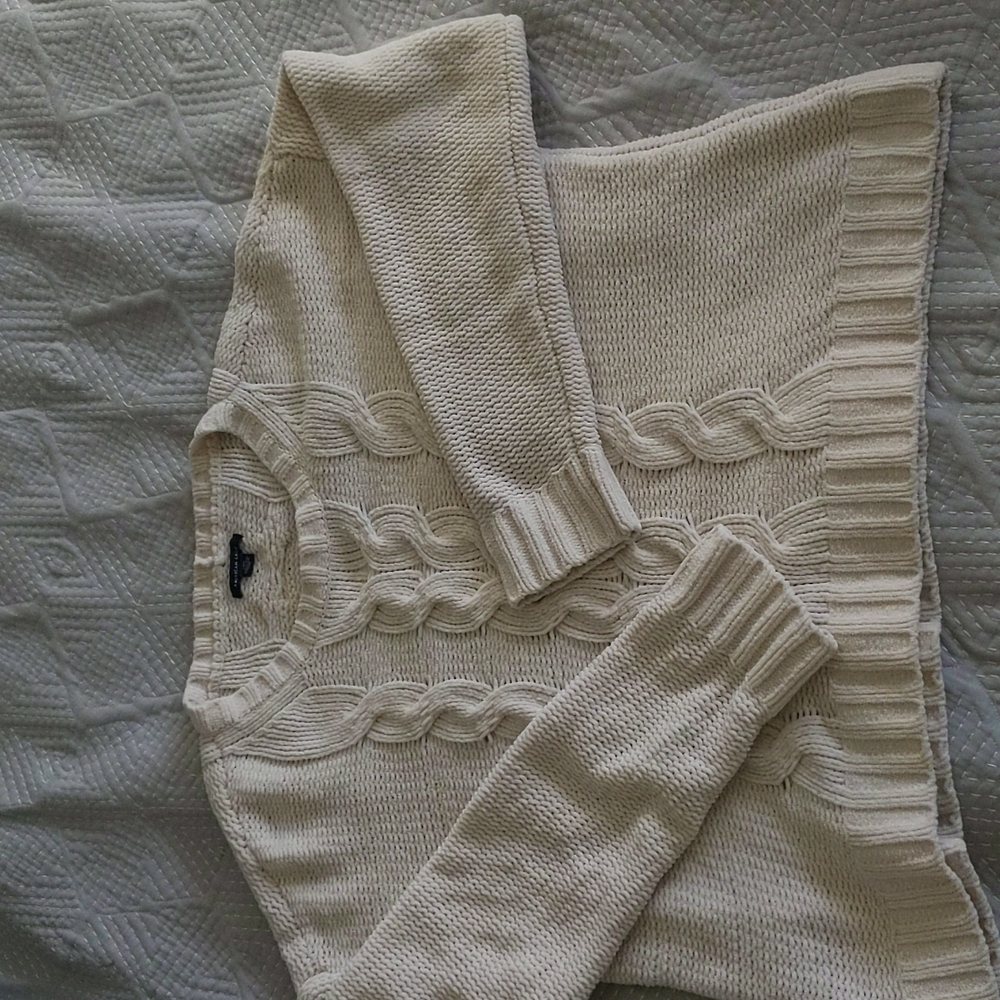 American Eagle soft sweater